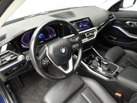 tweedehands BMW 320 3 Serie Touring i Laserlicht / Leder / Navigati