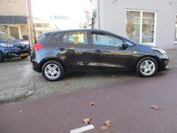 Occasion Kia Ceed 101 PK (74 kW) 2015 Zwart Hatchback