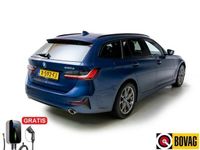 tweedehands BMW 330e 3-SERIE TouringHybride 293 PK Leer , Shadow-line , Led verlichting , ACC , Stuur- en stoelverwarming