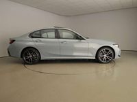tweedehands BMW 320e 3-SERIE SedanHybride !! / M-Sportpakket / LED / Leder / Navigatie / Schuifdak / Trekhaak / DAB / Hifi speakers / Alu 19 inch