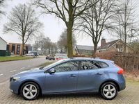 Occasion Volvo V40 Momentum 114 PK (83 kW) 2012 Blauw (metallic) Hatchback