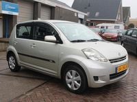 Occasion Daihatsu Sirion 69 PK (50 kW) 2009 Beige (metallic) Hatchback