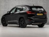 tweedehands BMW X1 xDrive25e Sportline Black Edition 221Pk Automaat (GROOT NAVI, DIGITALE COCKPIT, DEALER ONDERHOUDEN, SFEERVERLICHTING, STOELVERWARMING, ELEK ACHTERKLEP, SPORTSTOELEN, LEDER, PARKEERSENSOREN, LED, NIEUWSTAAT)