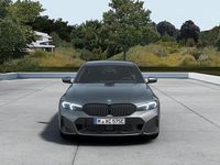 Nieuw BMW 330 Comfort Edition 184 PK (135 kW) 2025 Grijs Sedan