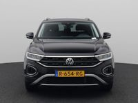 tweedehands VW T-Roc 1.0 TSI Life 110 PK | Navigatie | Apple Carplay | Android Auto | Digital Cockpit Pro | Parkeersensoren | Camera | DAB | Park Assist | Adaptive Cruise Control | Fabrieksgarantie | Inklapbare Spiegels |