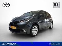 Occasion Toyota Aygo X-play 69 PK (50 kW) 2016 Grijs metallic Hatchback