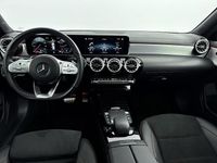 Occasion Mercedes CLA180 Shooting Brake AMG line 136 PK (100 kW) 2023 Blauw Stationwagen