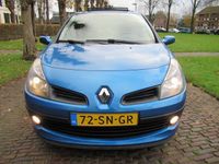 tweedehands Renault Clio 1.4-16V Dynamique Luxe Airco Xenon Electrisch glazen Schuif/Kanteldak Lm Velgen