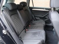 tweedehands VW Passat 1.5 TSi 150pk DSG Variant Elegance | Navi | LED | Keyless | Digital Cockpit | Camera | 18" velgen