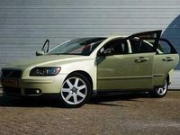 tweedehands Volvo S40 2.5 T5 Momentum YOUNGTIMER 220PK!|1e EIG!|AUT|Airco|Cruise|LMV 17"|Trekhaak|Etc.