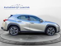 tweedehands Lexus UX 250h Luxury Line Dealeronderhouden Camera Vol Leder Trekhaak Keyless Entry Alarmklasse III LED Apps Lane Assist etc