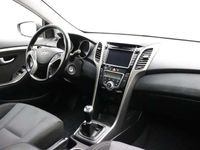 tweedehands Hyundai i30 1.6 GDI Go! | Navigatie | Cruise control | Airco | Lichtmetalen velgen | Parkeersensoren achter | Électric ramen |
