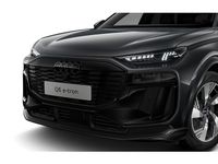 Nieuw Audi Q6 e-tron Ambiente 269 kW (367 PK) 2026 Daytonagrijs pareleffect SUV