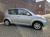 Occasion Daihatsu Sirion 69 PK (50 kW) 2008 Grijs (metallic) Hatchback