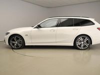 tweedehands BMW 320e 3-SERIE TouringM-Sportpakket / LED / Leder / Navigatie / Sportstoelen / Stoelverwarming / DAB / Hifi speakers / Alu 19 inch