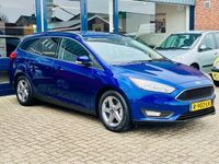 tweedehands Ford Focus Wagon 1.0 Titanium 125PK AUTOMAAT! Navi l Cruise l Stoel-stuurverwarming l Trekhaak l LED l PDC! TOPSTAAT l Dealer OH!