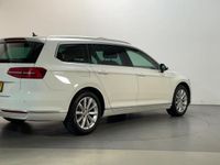 tweedehands VW Passat Variant 1.4 TSI DSG Highline Panoramadak Alcantara Stoelve