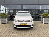 tweedehands VW Touran 1.2 TSI Highline BlueMotion Panorama & Schuifkanteldak, Navigatie