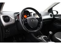 Occasion Toyota Aygo X-play 69 PK (50 kW) 2017 Zwart Hatchback