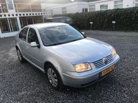 Occasion VW Bora 105 PK (77 kW) 2004 Grijs Sedan