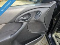 tweedehands Ford Focus 1.6-16V Futura