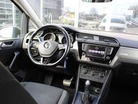 tweedehands VW Touran 1.6 TDI automaat | 7 persoons | navi | trekhaak