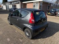Occasion Peugeot 107 68 PK (50 kW) 2006 Grijs Hatchback