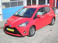 Occasion Toyota Yaris Hybrid 73 PK (53 kW) 2019 Rood Hatchback