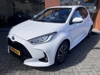 tweedehands Toyota Yaris 1.5 Hybrid Style - Airco Bluetooth Cruise & Climate C. NAV Lichtmetalen velgen