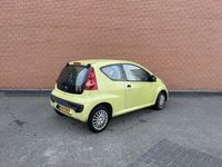 Occasion Citroën C1 68 PK (50 kW) 2006 Geel Hatchback