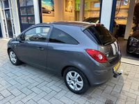 Occasion Opel Corsa Edition 97 PK (71 kW) 2011 Grijs Hatchback