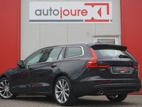 tweedehands Volvo V60 2.0 T4 Momentum Pro | Leder | Camera | 19' Inch |