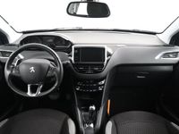 tweedehands Peugeot 208 1.2 PureTech Style Pack Navigatie Trekhaak PDC Achter Climate Control