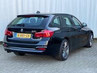 tweedehands BMW 318 3-SERIE Touring i Executive Aut. / Navi /Stl.vw.