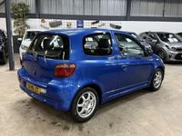 Occasion Toyota Yaris Sport 108 PK (79 kW) 2001 Blauw Hatchback