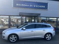 tweedehands Volvo V60 1.6 T3 Momentum Dealer o.h. Trekhaak PDC Stoelverw