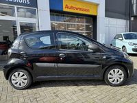 tweedehands Toyota Aygo 1.0 VVT-i Now