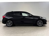 Occasion BMW 118 Basis 136 PK (100 kW) 2023 Zwart Hatchback