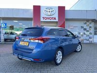 tweedehands Toyota Auris 1.8 Hybrid Dynamic Go | Trekhaak | Navi | Clima | Cruise