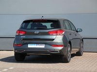 tweedehands Hyundai i30 1.0 T-GDi MHEV Comfort Smart | Navigatie | Camera | Apple Carplay/Android Auto | Keyless Entry | LED Koplampen | Cruise & Climate Control | Rijklaarprijs!