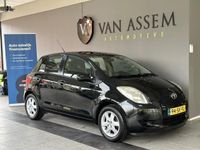 tweedehands Toyota Yaris 1.3 VVTi Sol MMT • Automaat • 123DKM NAP