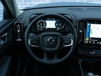 tweedehands Volvo XC40 T4 Recharge Plus Bright | Navi | Adaptieve Cruise | Elek. Achterklep | Keyless | Draadloos Laden Telefoon | Getint Glas | BLIS | Stoel-/Stuurverwarming