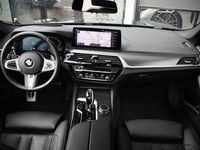 tweedehands BMW 520 520 5-serie Touring i 4W Sturing Keyless Pano Trekh