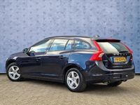 tweedehands Volvo V60 2.0 D3 Momentum | Trekhaak | PDC | Stoelverwarming | Navi | Licht- Regensensor |