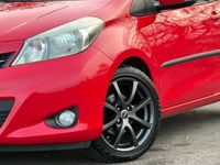 Occasion Toyota Yaris 99 PK (72 kW) 2012 Rood (metallic) Hatchback