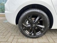 tweedehands Opel Astra 1.2 Turbo 130pk Business Executive - Navi - AGR - Climate - Parkeerhulp - V-Cockpit