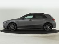 tweedehands Mercedes A250 e AMG Nightpakket | Panoramadak | Dode Hoek Ass | Sfeerverlichting | CarPlay | Augmented Reality | Multispaaks Wielen | Inclusief 24 maanden MB Certified garantie voor Europa.
