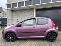 Occasion Peugeot 107 68 PK (50 kW) 2012 Paars Hatchback