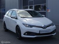 tweedehands Toyota Auris 1.8 hybrid Station, Dealer, Led, Navi, Camera