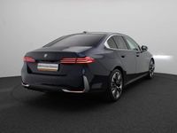 tweedehands BMW 520 5-SERIE Sedan i Travel + Comfort Pack / Panoramadak / Trekhaak / Driving Assistant / Adaptieve LED / 20''